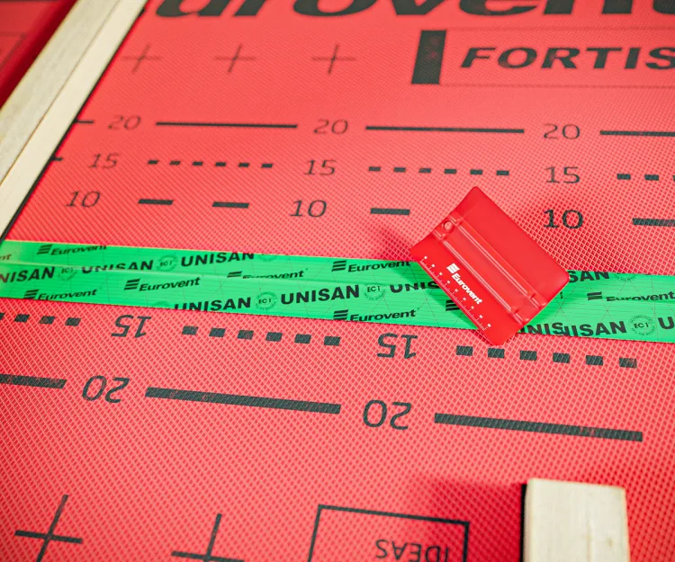 Eurovent® UNISAN - montaz, laczenie zakladow membrany dachowej