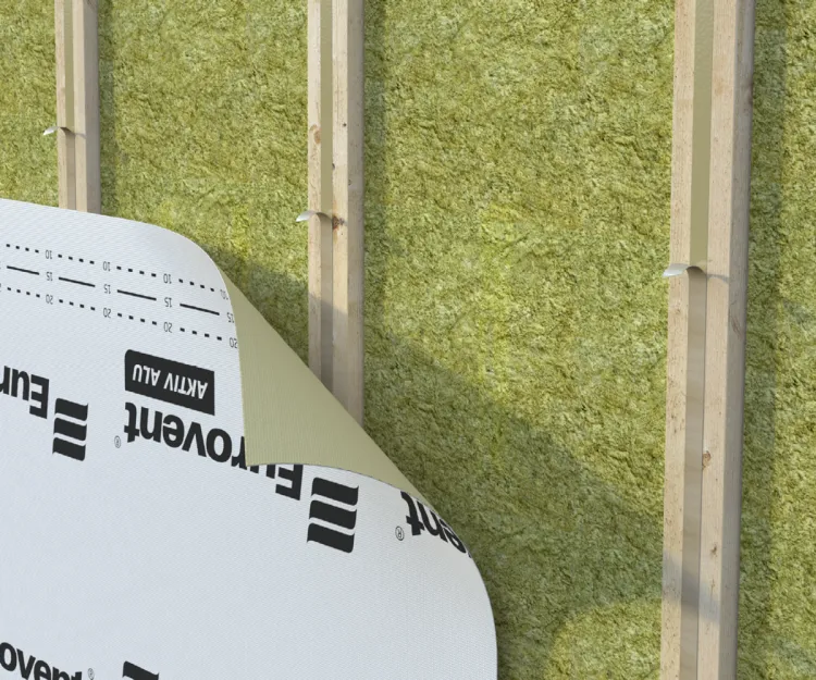 montaz-paroizolacji-refleksyjnej-tasma-dwustronna-eurovent-duo-db-aktiv-alu