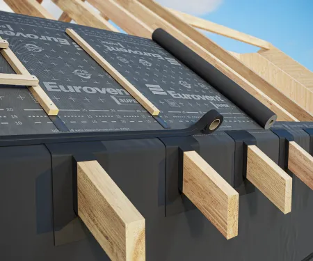 Eurovent® UNO COLD UV - laczenie polaczeni w budynku prefabrykowanym, klejenie zakladow membran wiatroizolacyjnych i dachowych