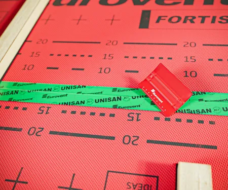 Eurovent® UNISAN - montaz, laczenie zakladow membrany dachowej